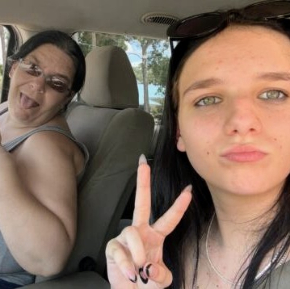 Meet your Posher, Sarah and Ashlee and Dawn